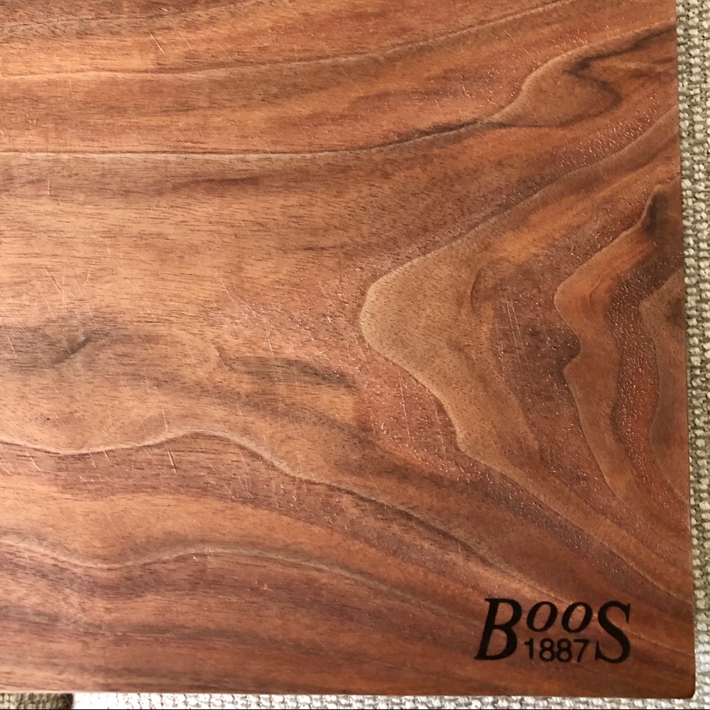 John Boos 21"x12" Rustic Edge Walnut Cutting Board - Picture 12 of 14